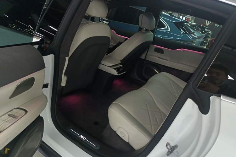 Used Nio ET7 2022 75 kWh Left Rear Seat