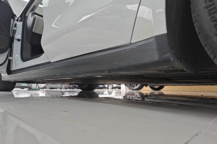 Used Nio ET7 2022 100kWh First Edition Left Side Sill