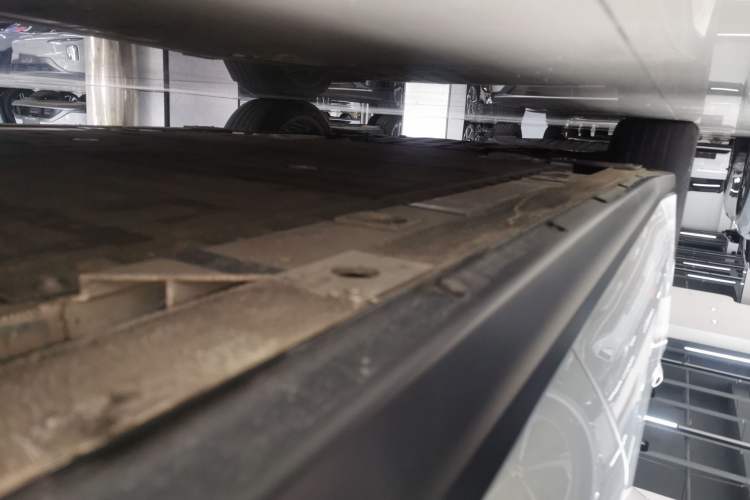 Used Nio ET7 2022 75 kWh Left Side Sill