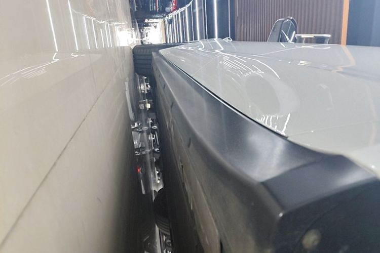 Used Nio ET7 2022 75 kWh Left Side Sill