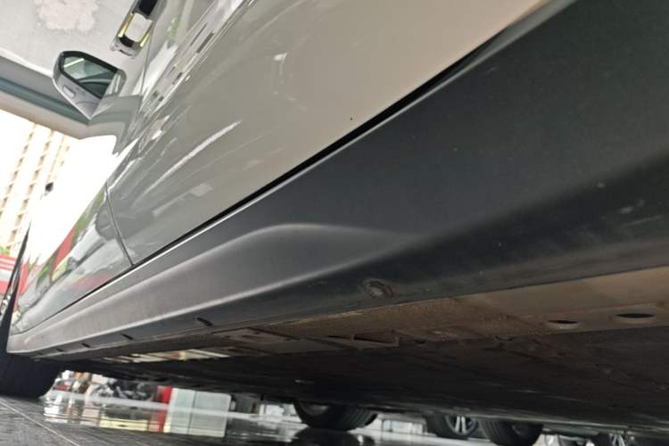 Used Nio ET7 2022 100kWh First Edition Left Side Sill
