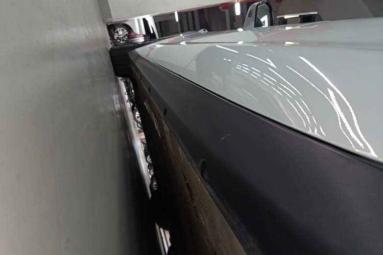 Used Nio ET7 2022 75 kWh Left Side Sill