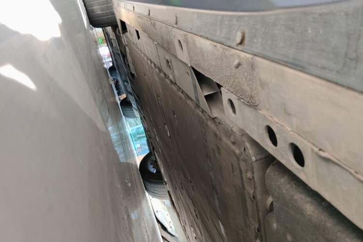 Used Nio ET7 2022 100kWh First Edition Left Side Sill