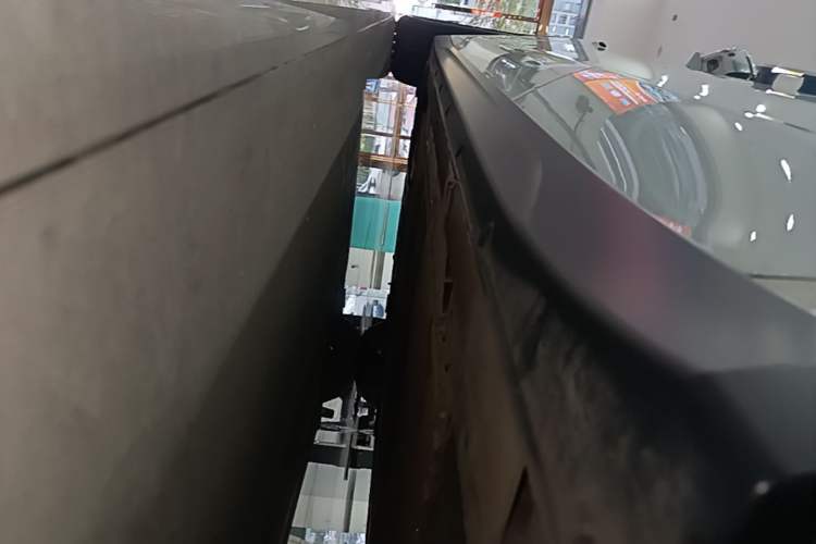 Used Nio ET7 2022 75 kWh Left Side Sill
