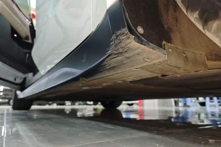 Used Nio ET7 2022 75 kWh Left Side Sill