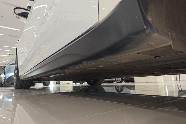 Used Nio ET7 2022 100kWh First Edition Left Side Sill