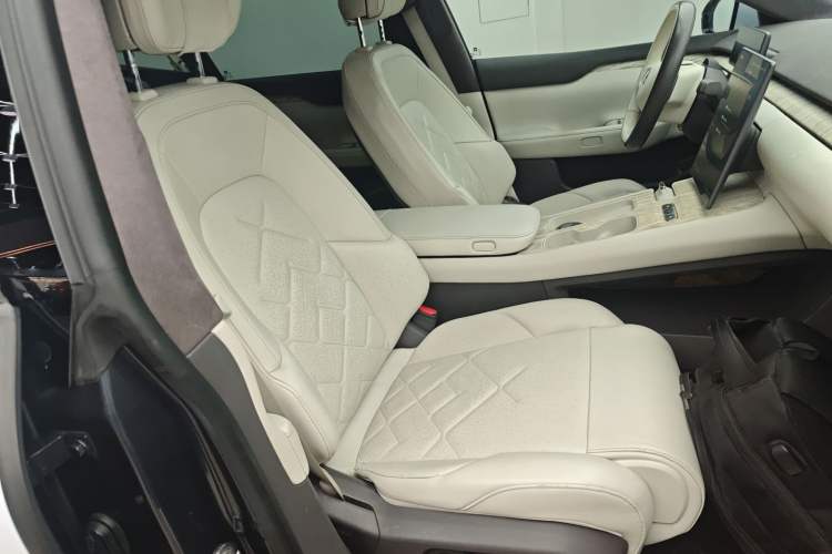 Used Nio ET7 2022 100kWh First Edition Right Front Seat