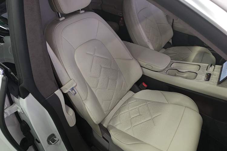 Used Nio ET7 2022 100kWh First Edition Right Front Seat