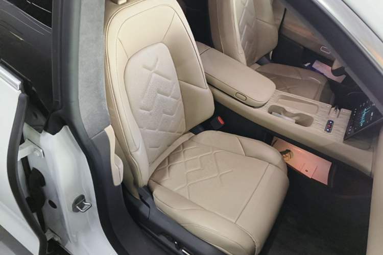 Used Nio ET7 2022 100kWh First Edition Right Front Seat