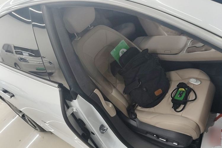 Used Nio ET7 2022 75 kWh Right Front Seat