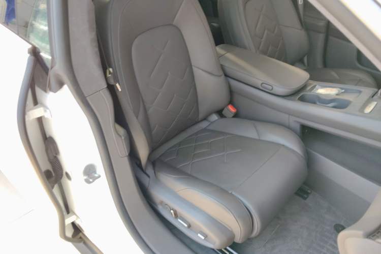 Used Nio ET7 2022 100kWh First Edition Right Front Seat