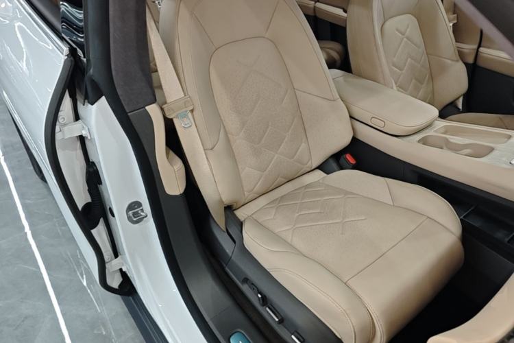 Used Nio ET7 2022 75 kWh Right Front Seat