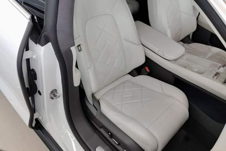 Used Nio ET7 2022 100kWh First Edition Right Front Seat