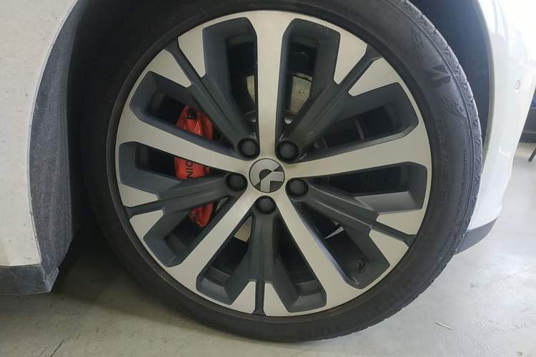 Used Nio ET7 2022 100kWh First Edition Right Front Wheel Hub