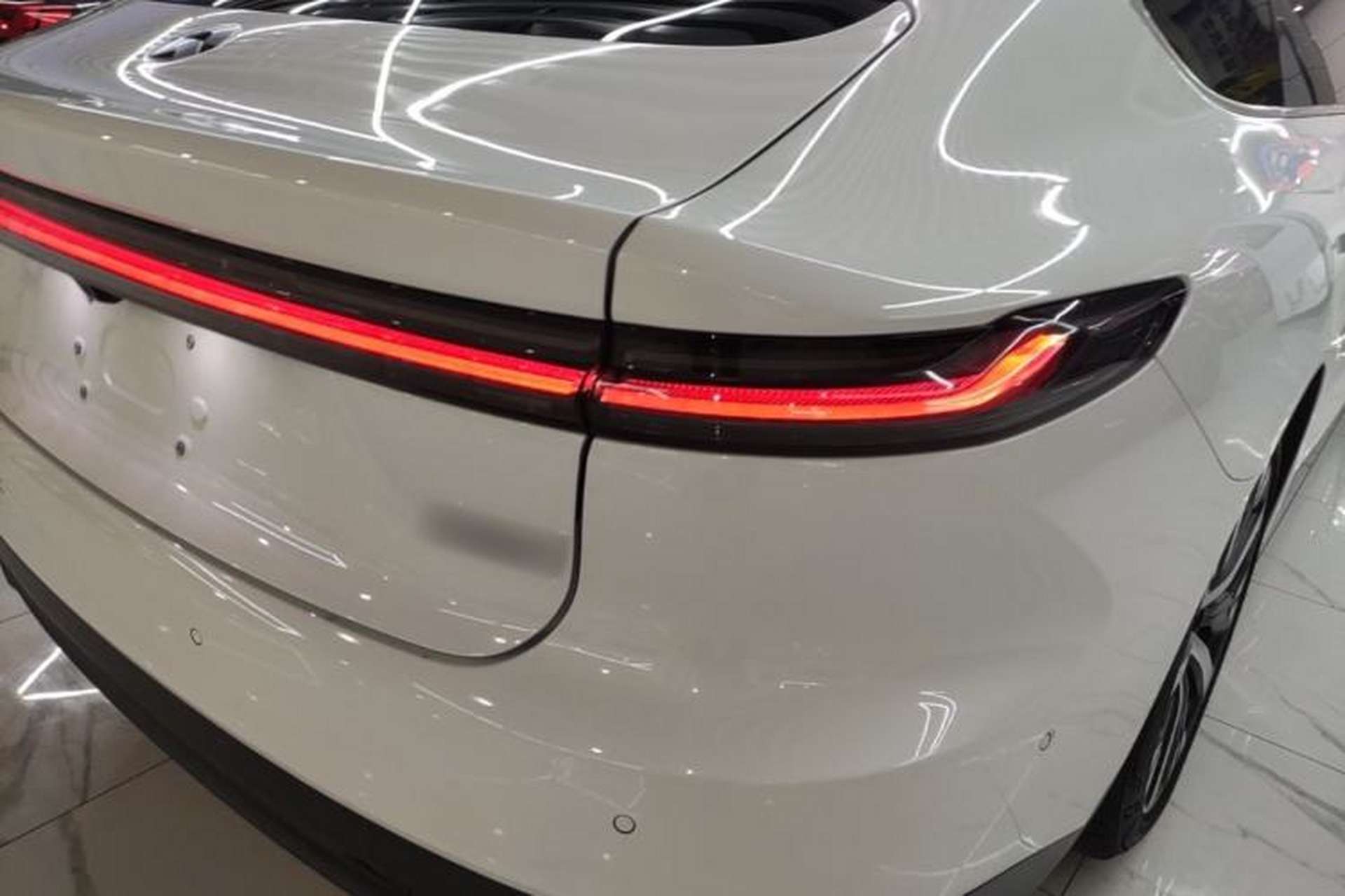 Used Nio ET7 2022 75 kWh Right Rear Taillight