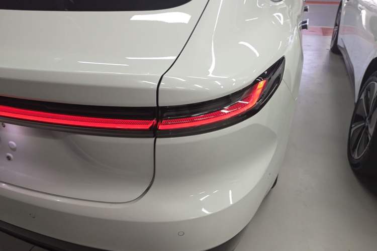 Used Nio ET7 2022 100kWh First Edition Right Rear Taillight