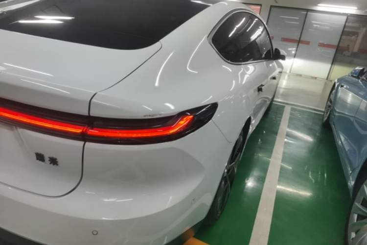 Used Nio ET7 2022 100kWh First Edition Right Rear Taillight