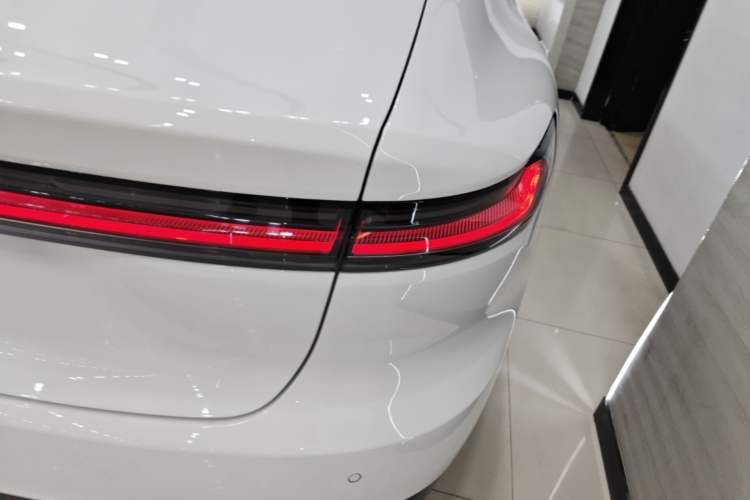 Used Nio ET7 2022 100kWh First Edition Right Rear Taillight