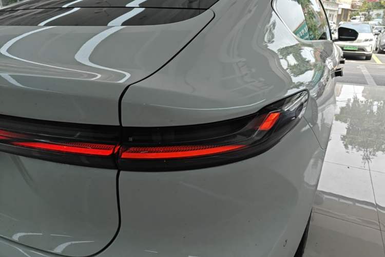 Used Nio ET7 2022 100kWh First Edition Right Rear Taillight