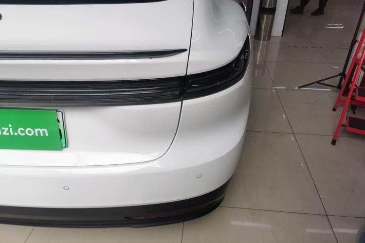 Used Nio ET7 2022 75 kWh Right Rear Taillight