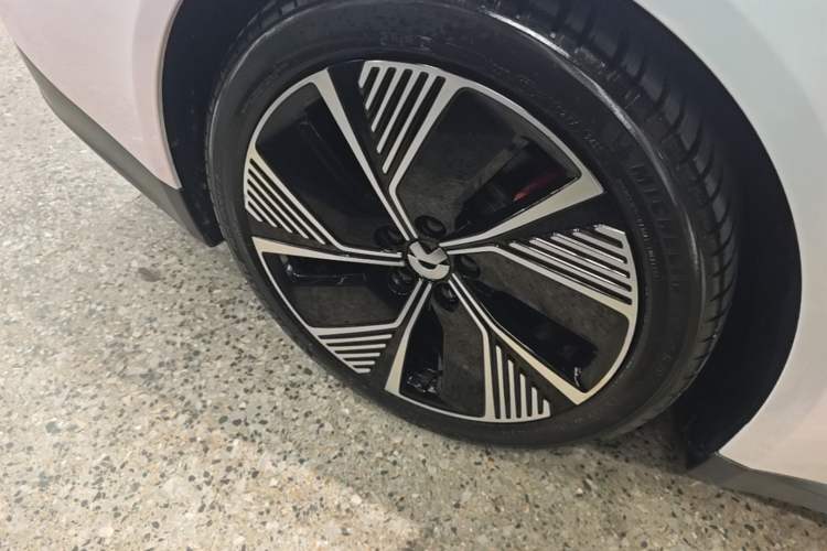Used Nio ET7 2022 100 kWh Right Rear Wheel Hub