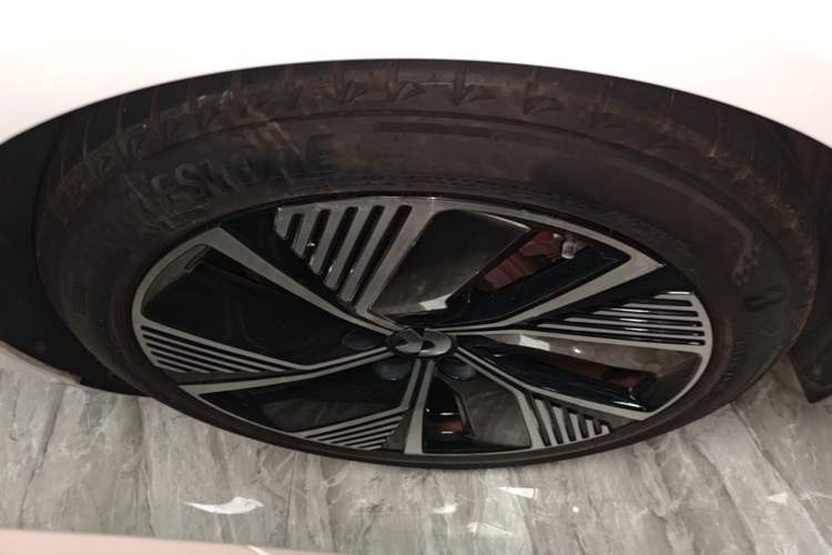 Used Nio ET7 2022 75 kWh Right Rear Wheel Hub