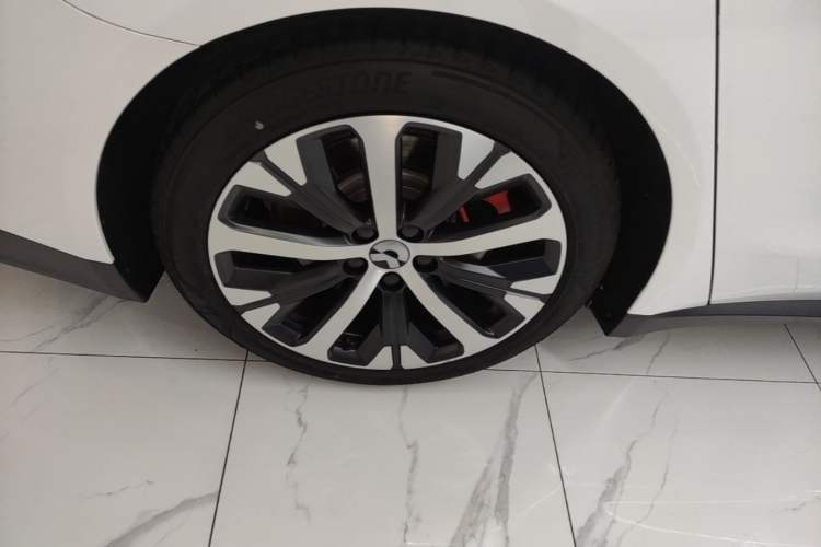 Used Nio ET7 2022 75 kWh Right Rear Wheel Hub