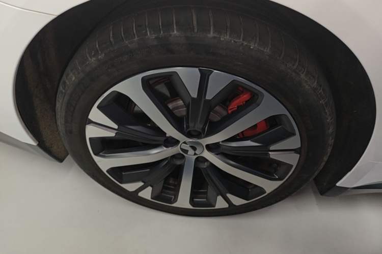 Used Nio ET7 2022 100kWh First Edition Right Rear Wheel Hub