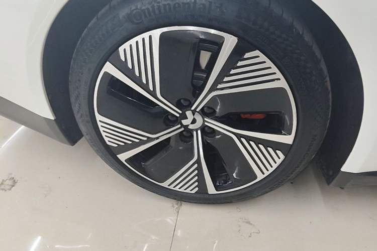 Used Nio ET7 2022 75 kWh Right Rear Wheel Hub