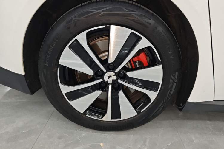 Used Nio ET7 2022 75 kWh Right Rear Wheel Hub