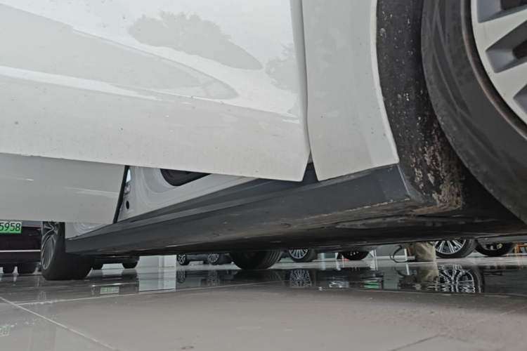 Used Nio ET7 2022 100kWh First Edition Right Side Sill