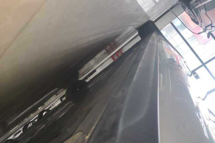 Used Nio ET7 2022 75 kWh Right Side Sill