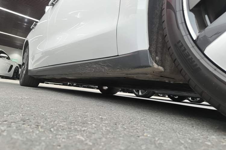 Used Nio ET7 2022 100kWh First Edition Right Side Sill