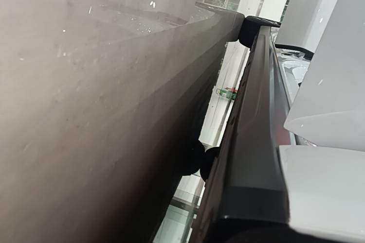 Used Nio ET7 2022 75 kWh Right Side Sill