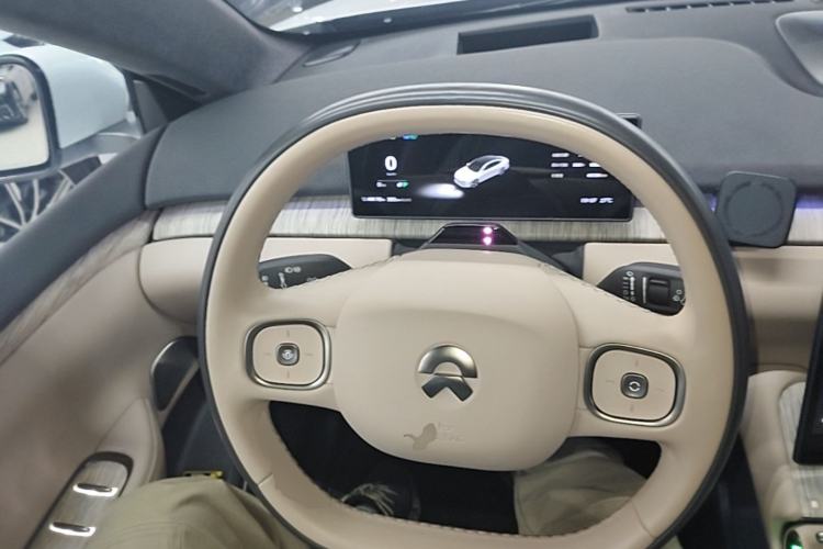 Used Nio ET7 2022 75 kWh Steering Wheel