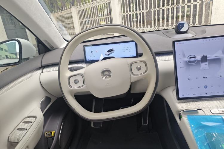 Used Nio ET7 2022 75 kWh Steering Wheel
