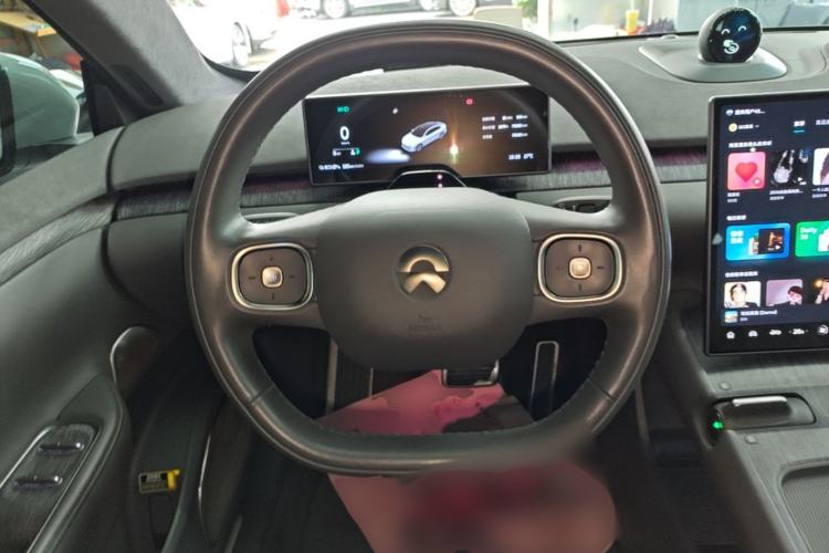 Used Nio ET7 2022 100kWh First Edition Steering Wheel