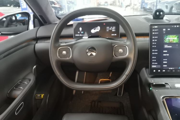 Used Nio ET7 2022 100kWh First Edition Steering Wheel