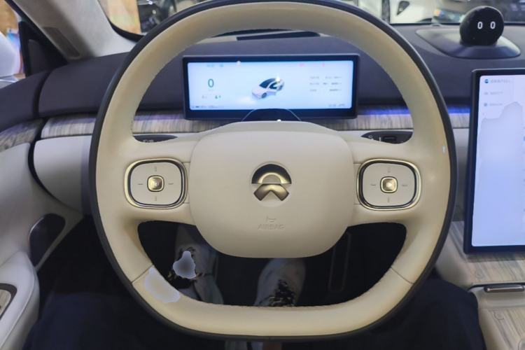 Used Nio ET7 2022 75 kWh Steering Wheel