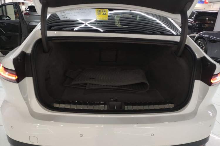 Used Nio ET7 2022 75 kWh Trunk