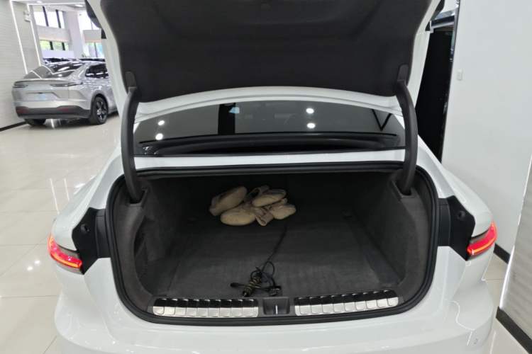 Used Nio ET7 2022 100kWh First Edition Trunk