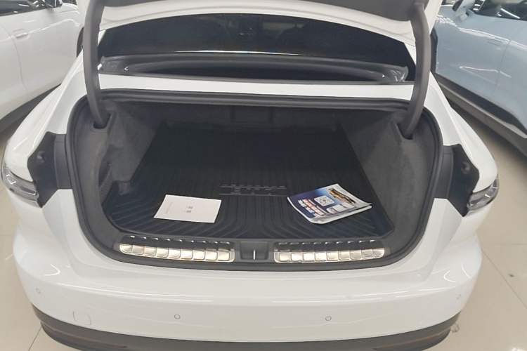 Used Nio ET7 2022 75 kWh Trunk