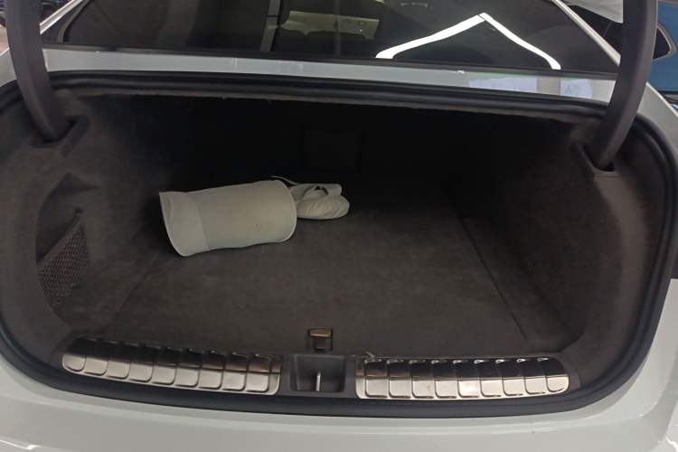 Used Nio ET7 2022 75 kWh Trunk