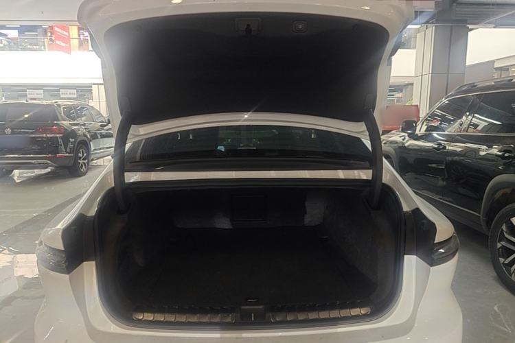 Used Nio ET7 2022 75 kWh Trunk