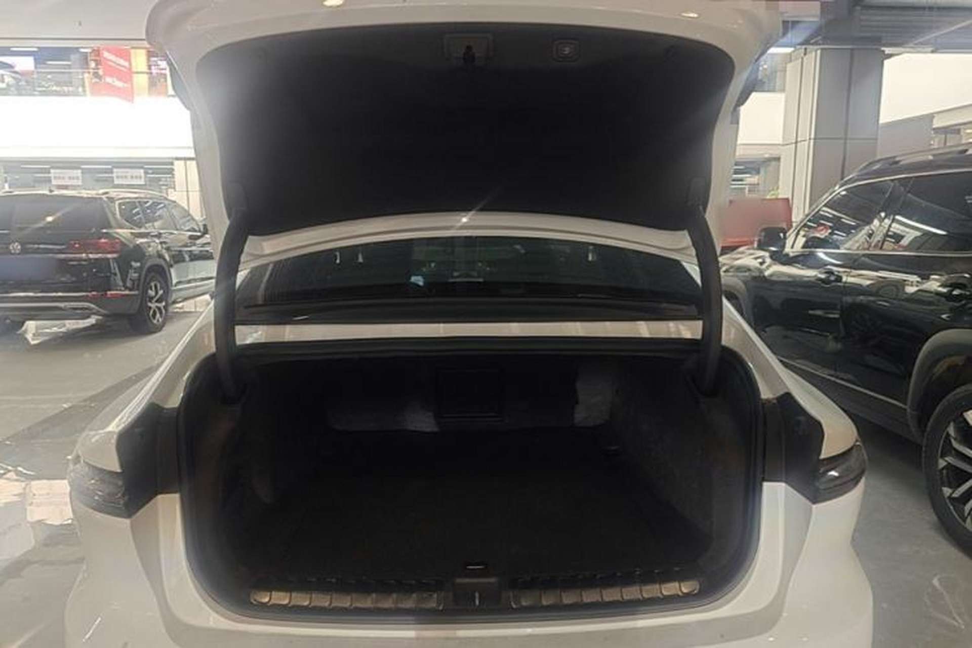 Used Nio ET7 2022 75 kWh Trunk