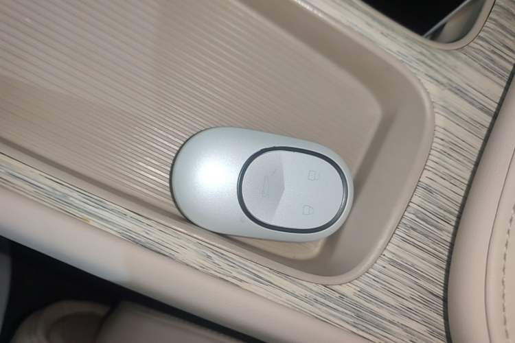 Used Nio ET7 2022 75 kWh Vehicle Key