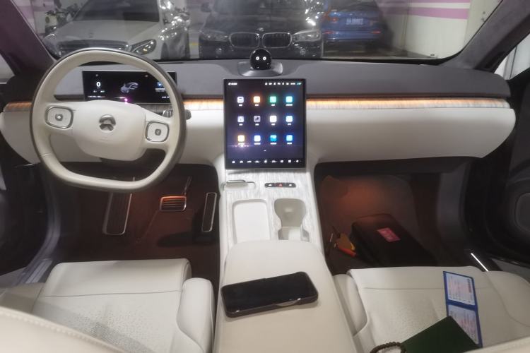 Used Nio ET7 2023 75 kWh Center Console