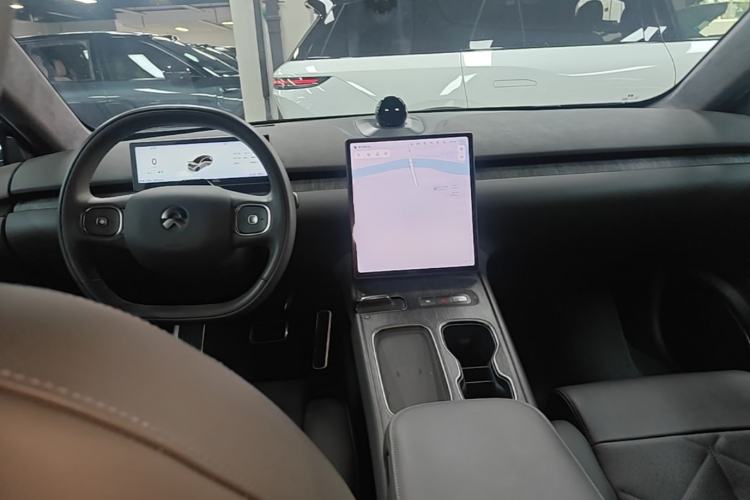 Used Nio ET7 2023 100kWh Signature Edition Center Console