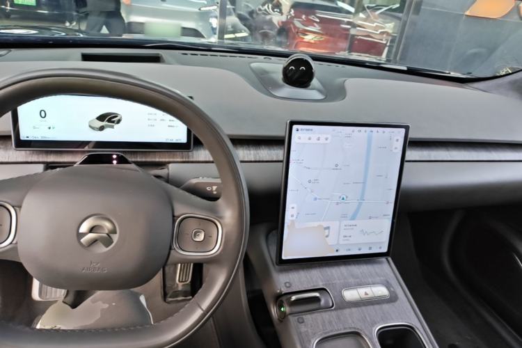 Used Nio ET7 2023 100kWh Signature Edition Center Console