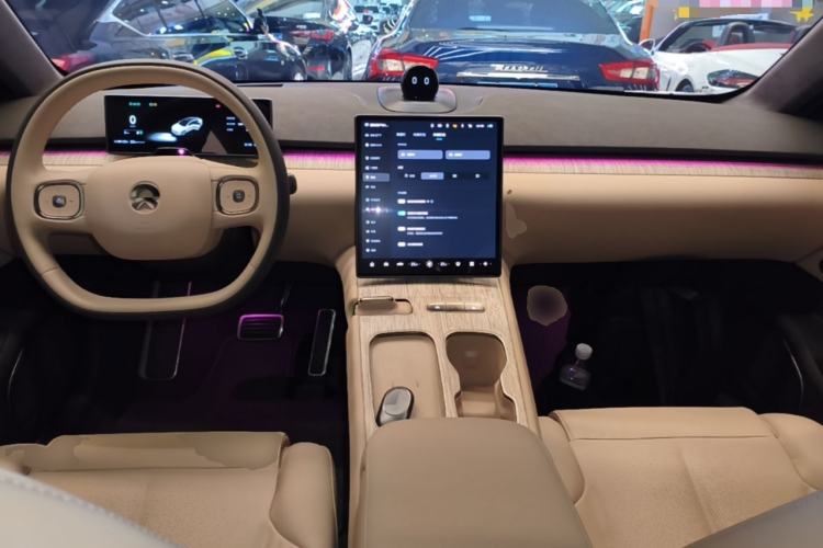 Used Nio ET7 2023 75 kWh Center Console